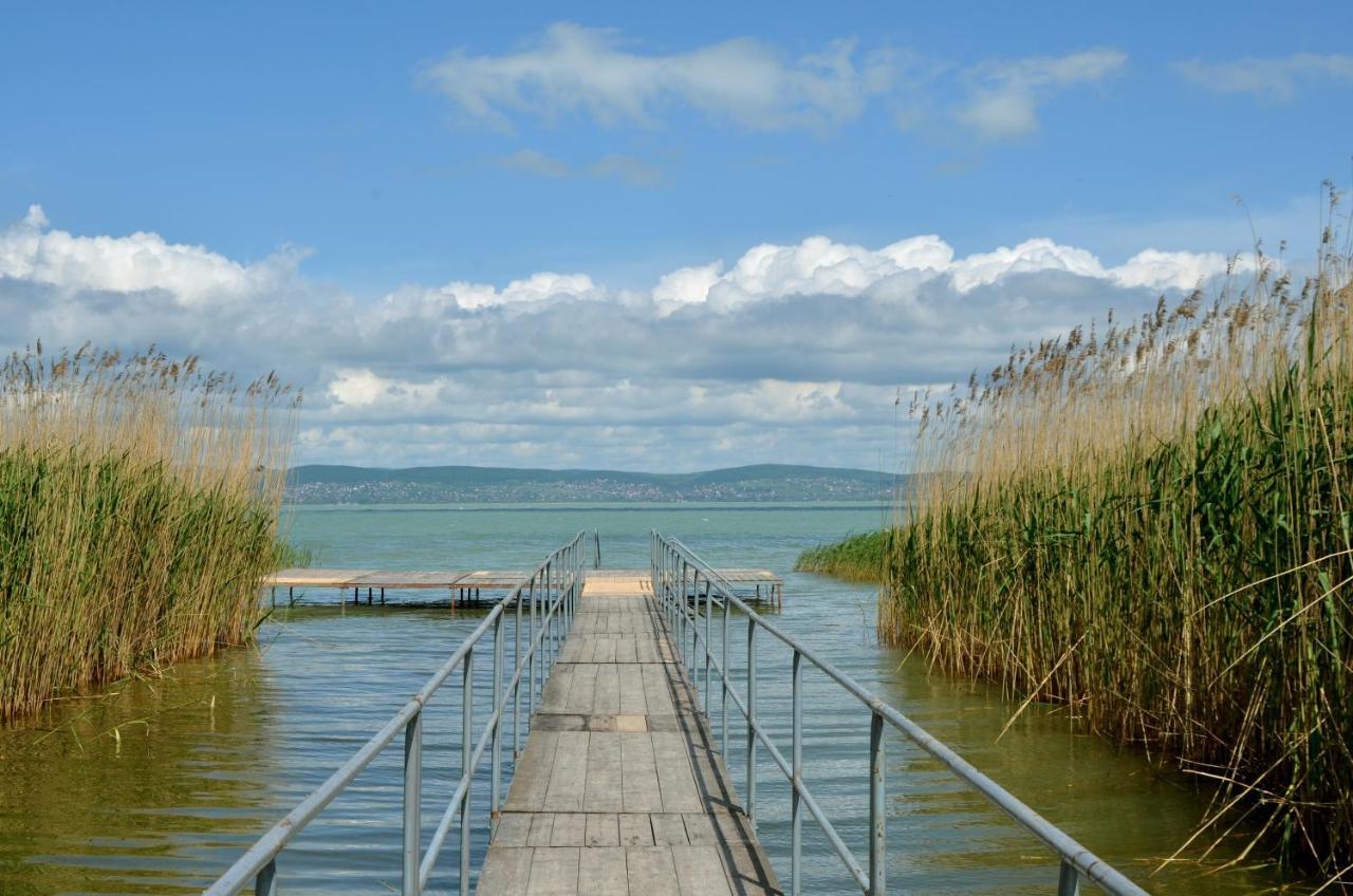 Pearl Home Balatonboglár Exteriör bild