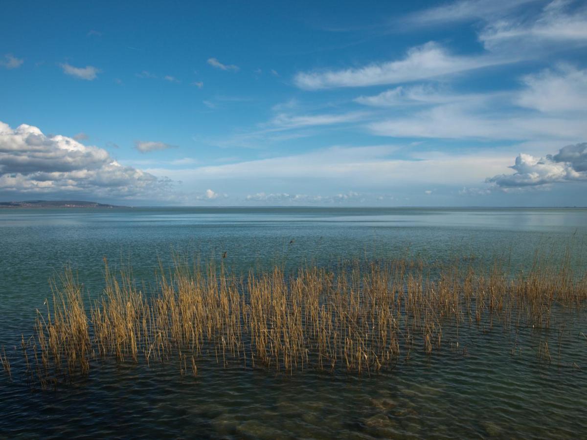 Pearl Home Balatonboglár Exteriör bild